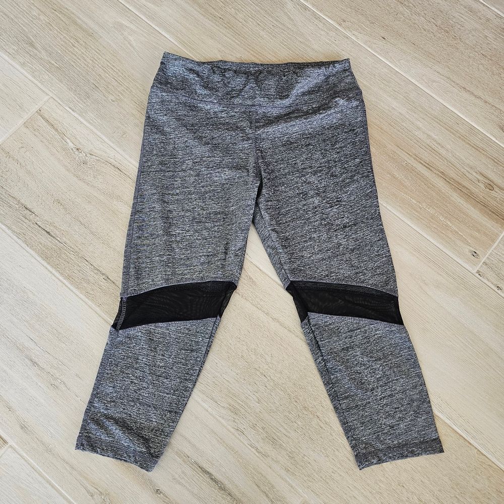 Women's Take A Walk Heather Gray and Black Crop Leggings, VGUC, Approx Size Med